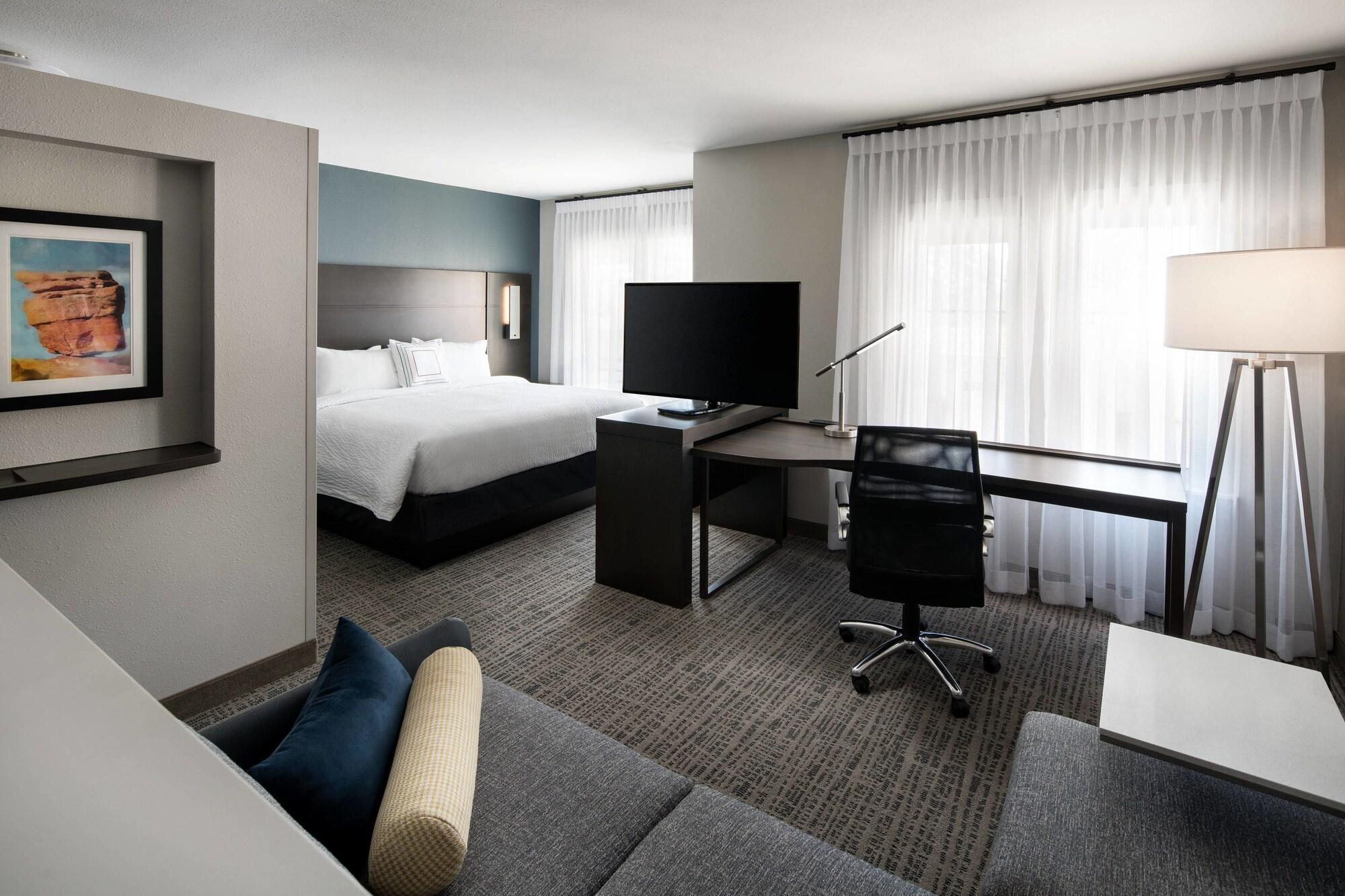 Hotel By Marriott Lancaster