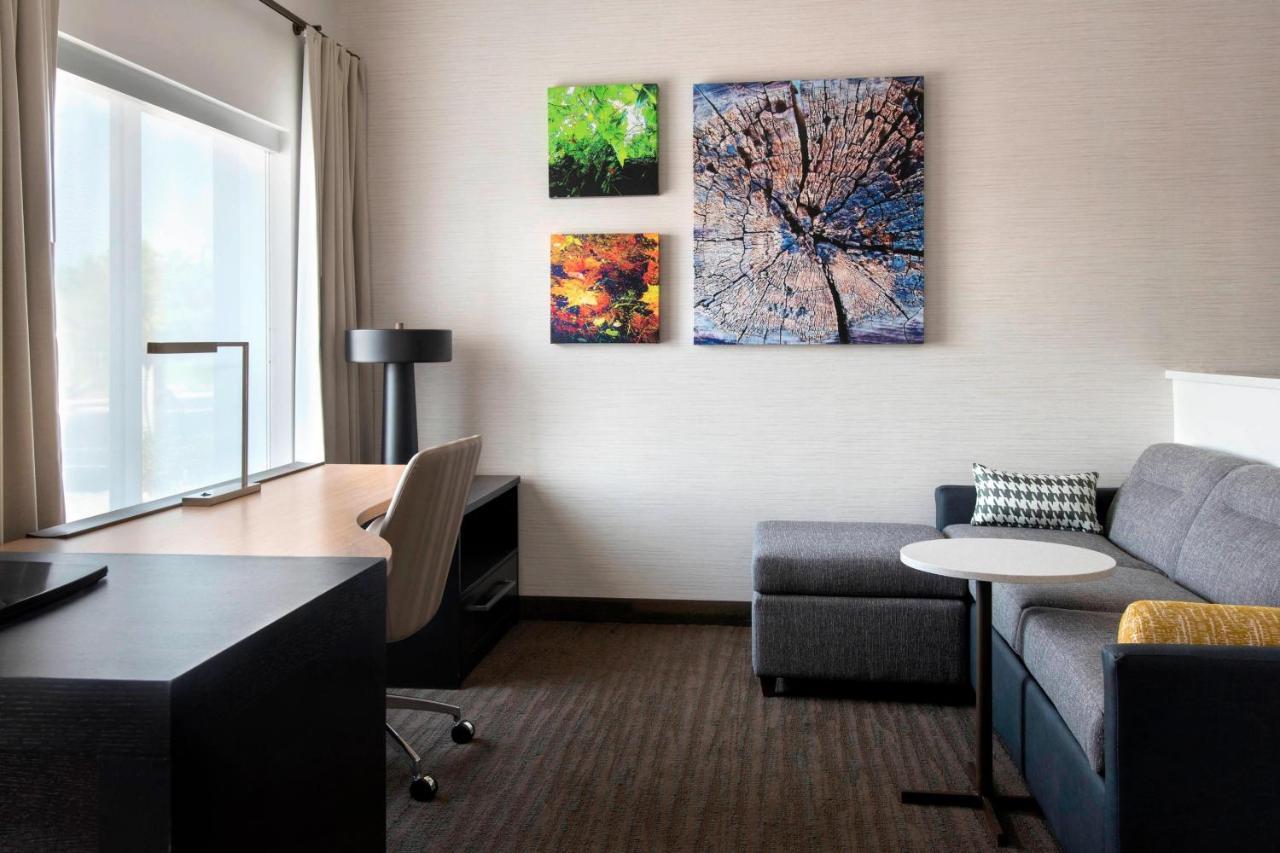 By Marriott Lancaster Hotel 3*